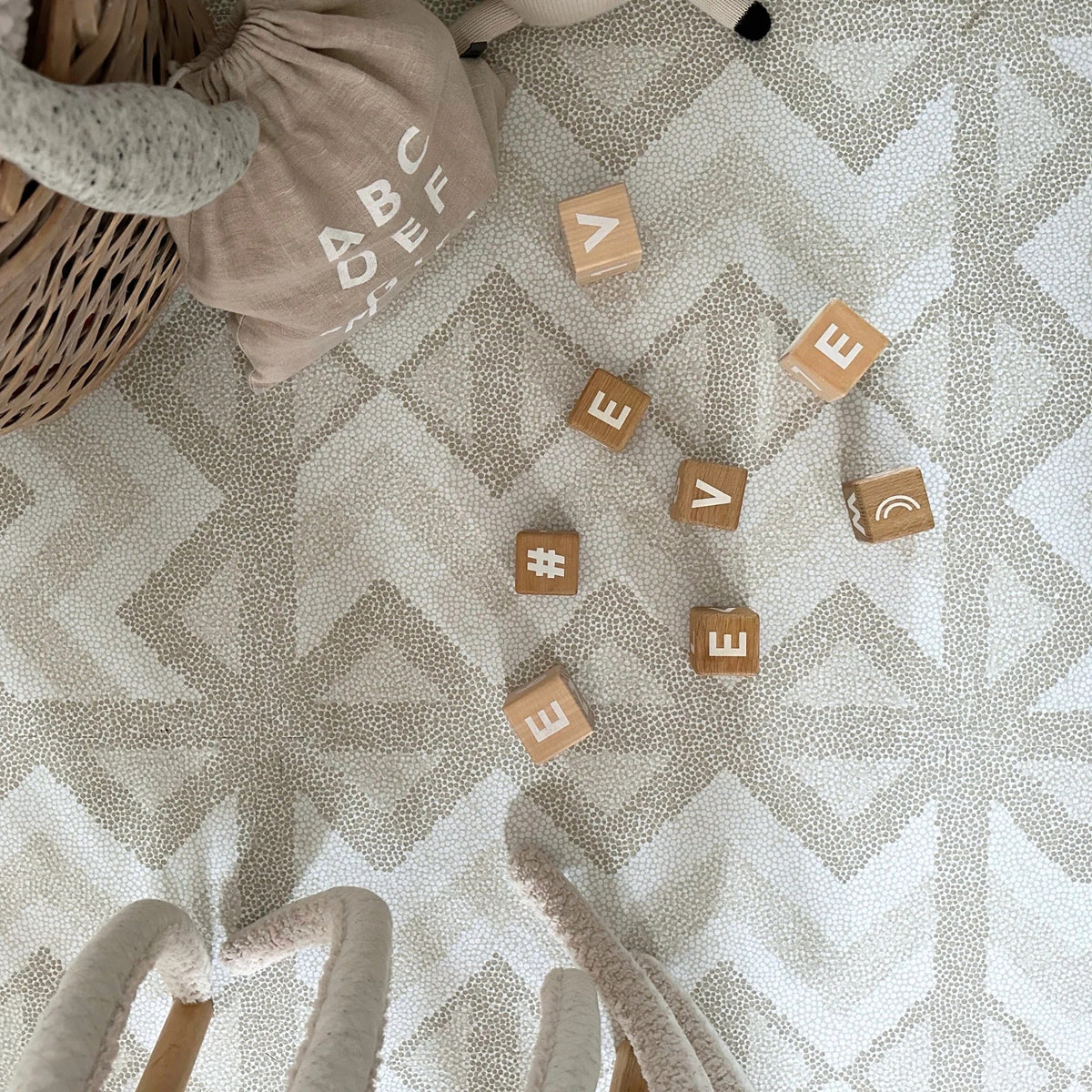 Spielmatte Kilim, Feather Grey